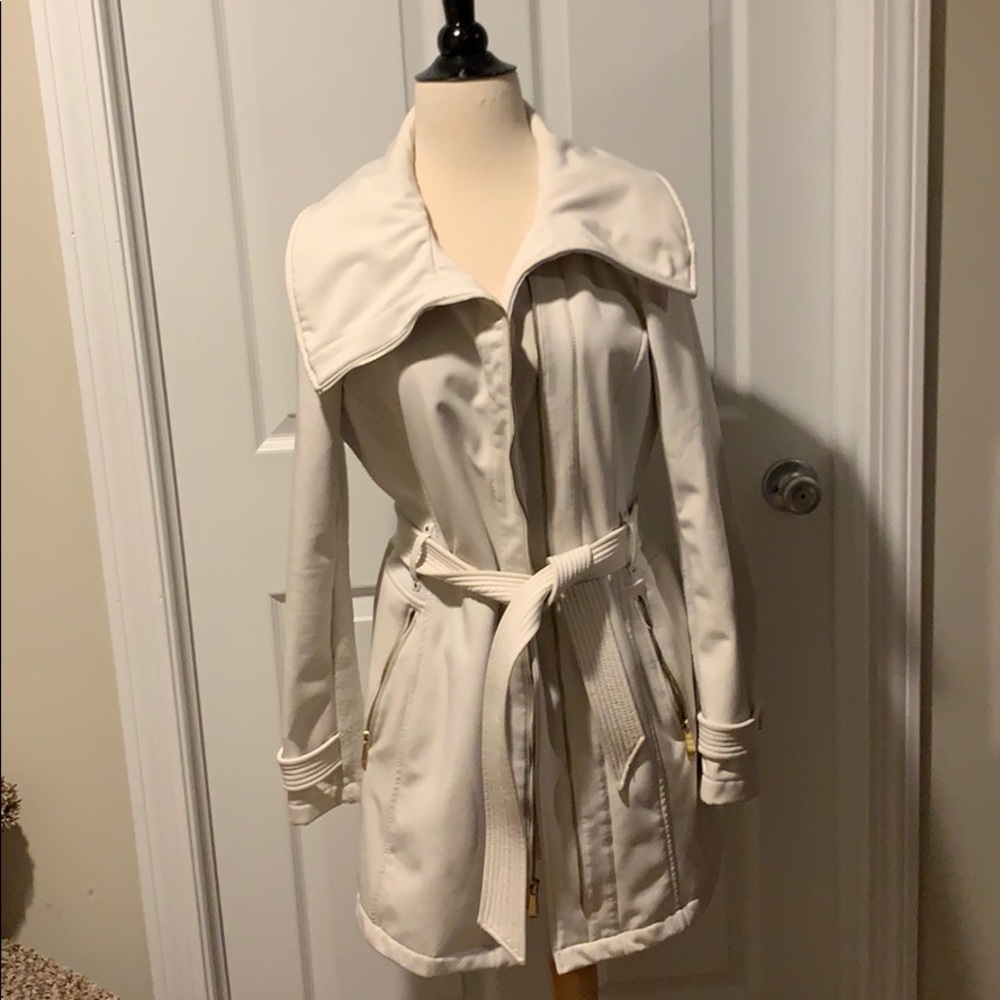Avanti Light Rain Jacket